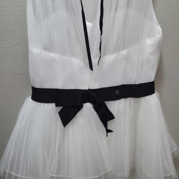 White by Vera Wang Elegant Sleeveless Short Wedding Dress - Picture 6 of 7